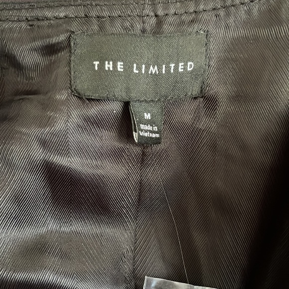 The limited black vest - Picture 7 of 10